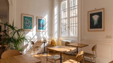 Away Hostel & Coffee Shop