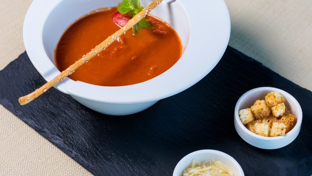 MY PRESQU’ILE VOUS DÉVOILE LA RECETTE DE LA PLUS CÉLÈBRE DES SOUPES FROIDES : LE GASPACHO !